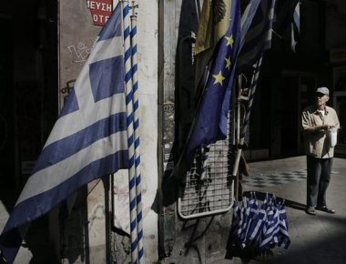 Δημοσκόπηση: Το 55,9% θεωρεί ότι το δημοψήφισμα του 2015 έβλαψε την Ελλάδα